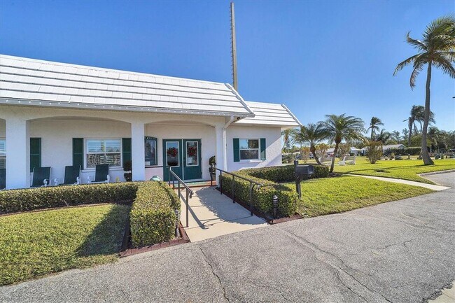Building Photo - 885 Spanish Dr N