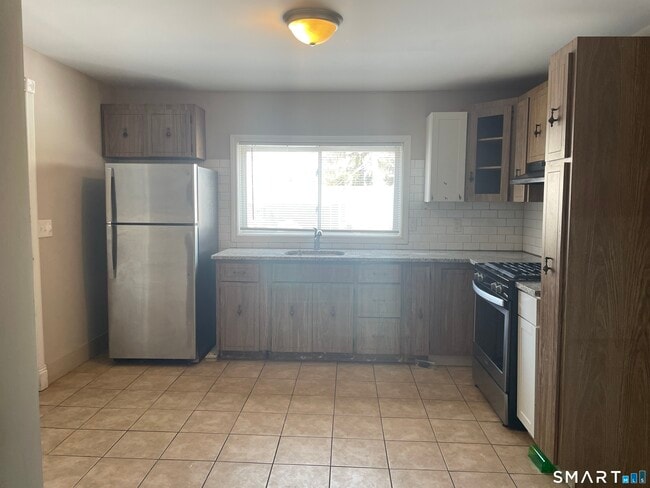 Building Photo - 227 Arctic St