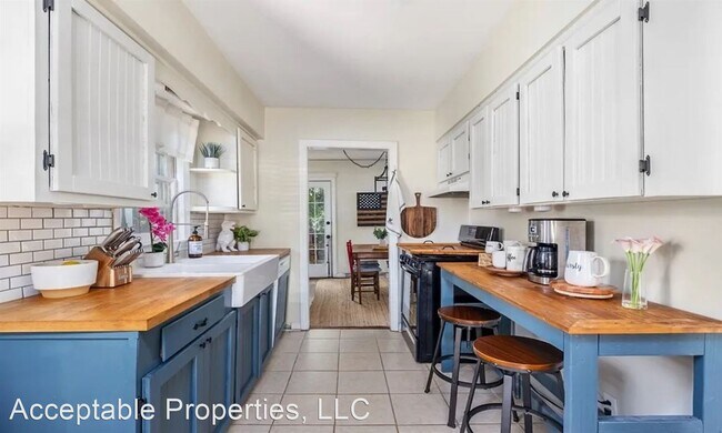 Building Photo - 3 br, 1 bath House - 2344 Gurley Dr.