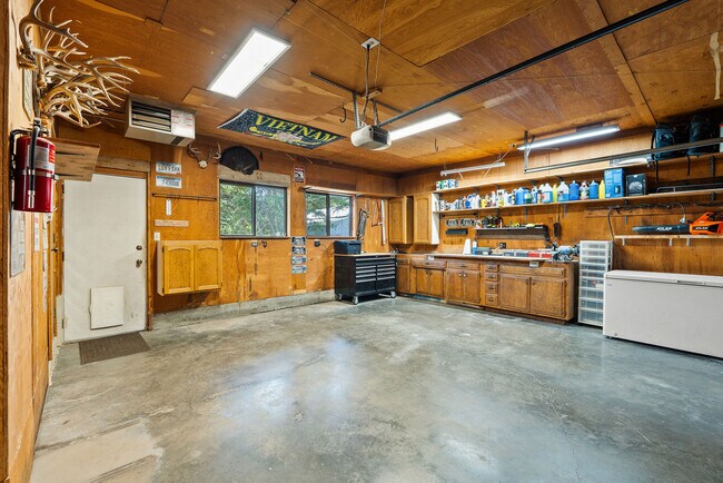 Building Photo - 140 Steppe Ln