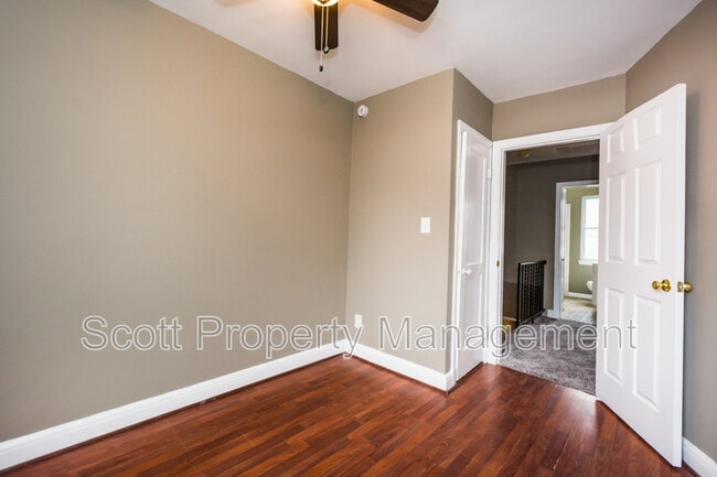 Building Photo - 8627 Willow Oak Rd