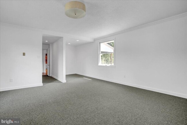 Building Photo - 233 Hetrick Rd