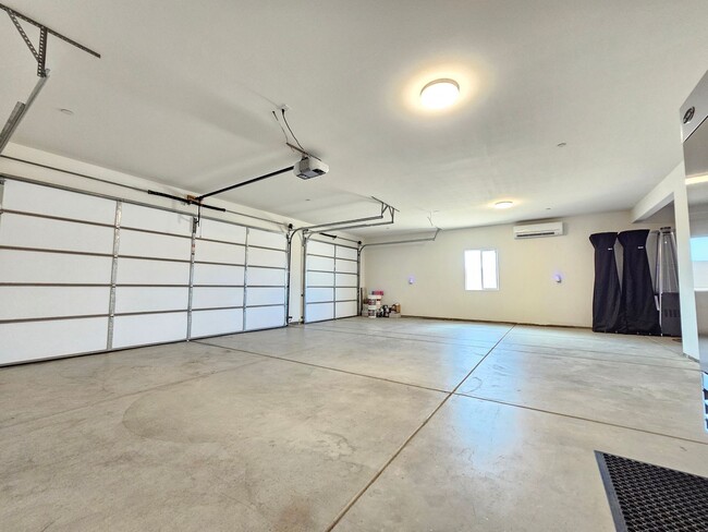 Building Photo - Dream Home 4 bed 3 bath Home!