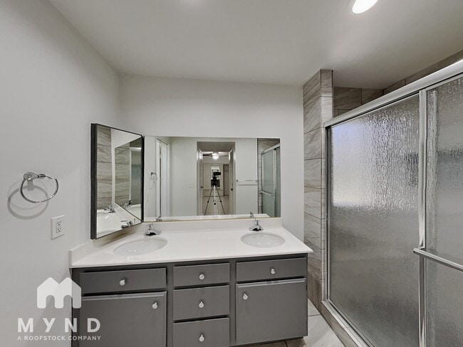 Building Photo - 4744 O'Bannon Dr