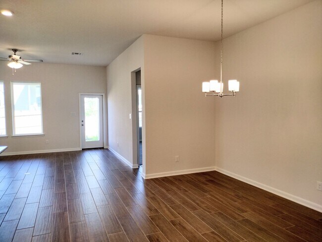 Building Photo - Beautiful 4 bedroom new build, it is a must see!!