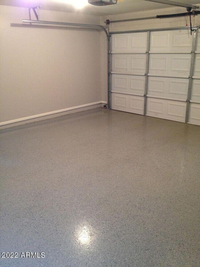 Building Photo - 3719 S Elm St