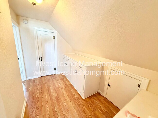 Building Photo - 126-128 N 10th St