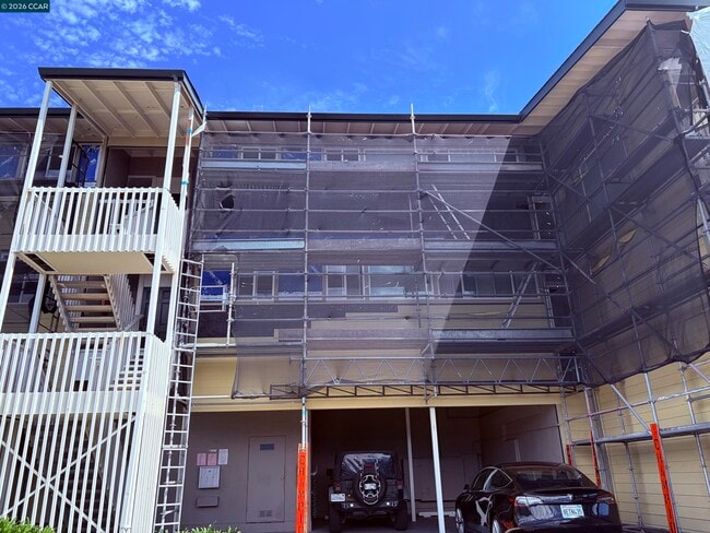 Building Photo - 34 Andrew Dr