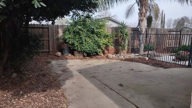 Building Photo - 8956 Red Leaf Way