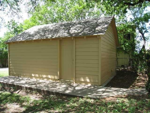 Building Photo - 703 W 35th St