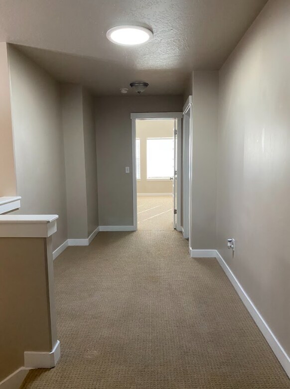 Building Photo - Mandrake Townhome