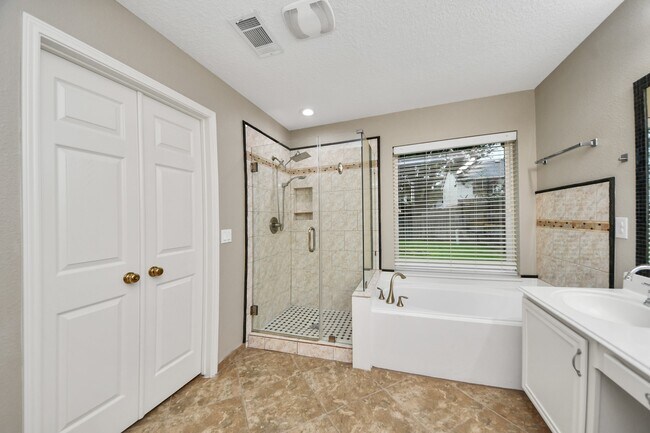 Building Photo - 3003 Silver Spur Dr