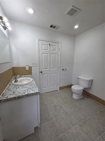 Building Photo - 3525 Roberts Ave