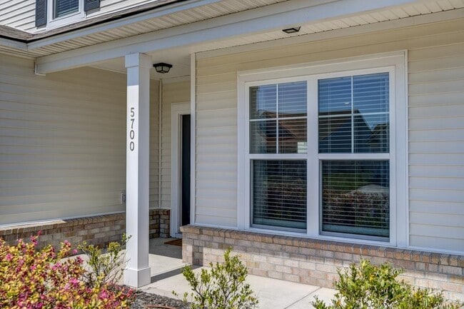 Building Photo - 5700 Redgum Dr