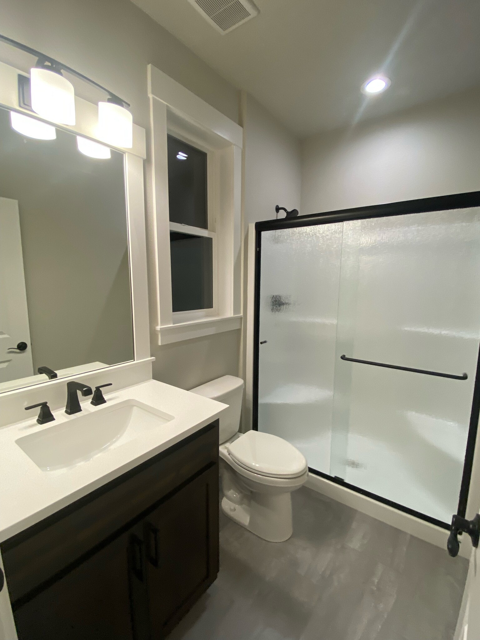 DOWNSTAIRS BATH - 17366 SE Hemrich Rd