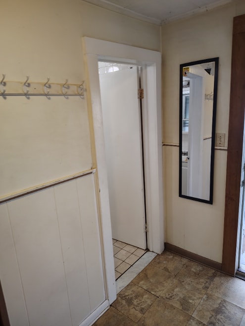 Building Photo - 67 St Charles St