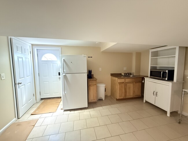 Building Photo - 8714 Edmonston Rd