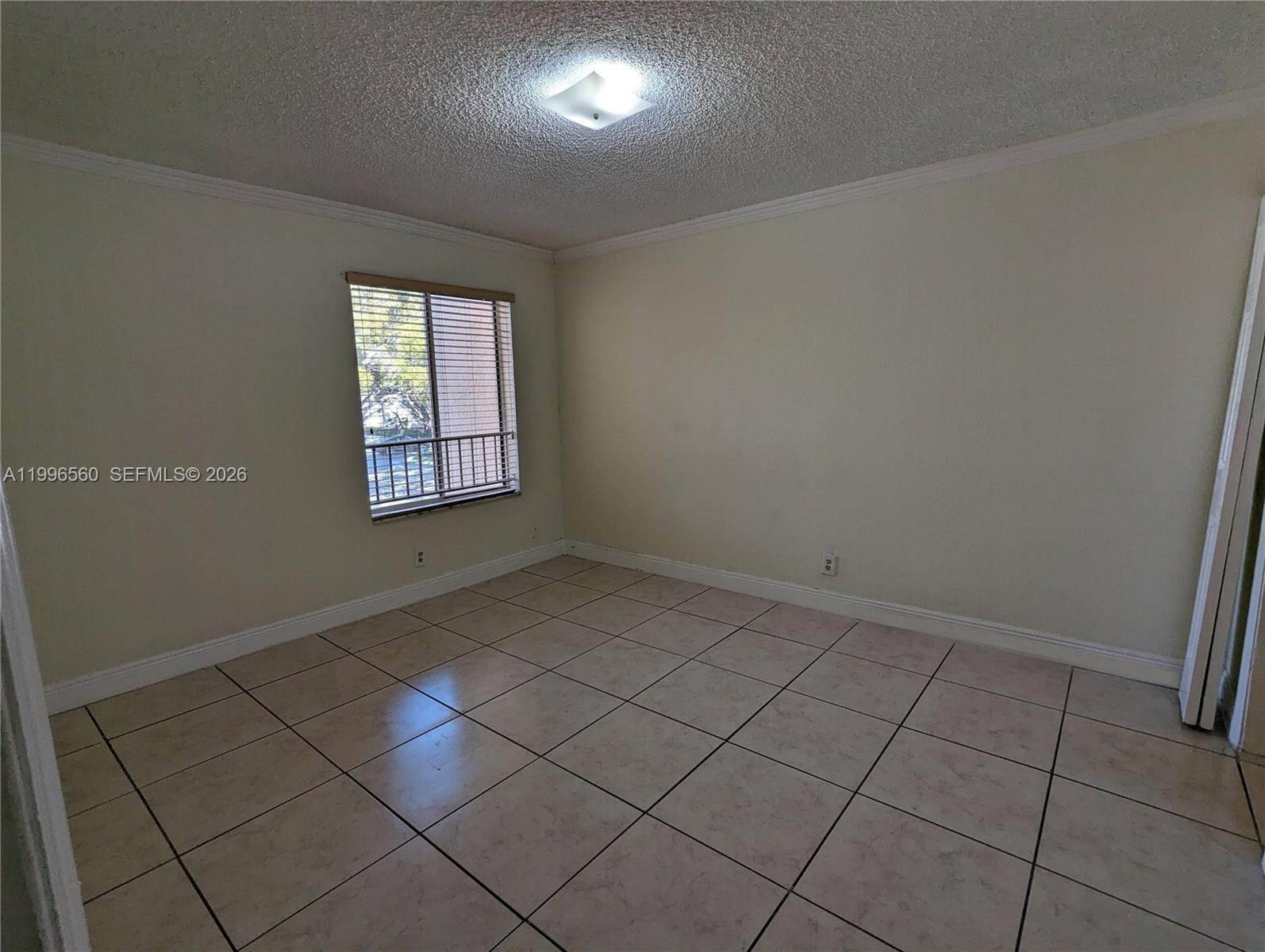 Building Photo - 3430 Pinewalk Dr N