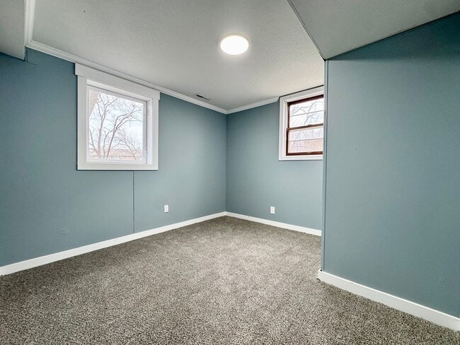 Building Photo - Remodeled 3 bed, 2 bath Millard home