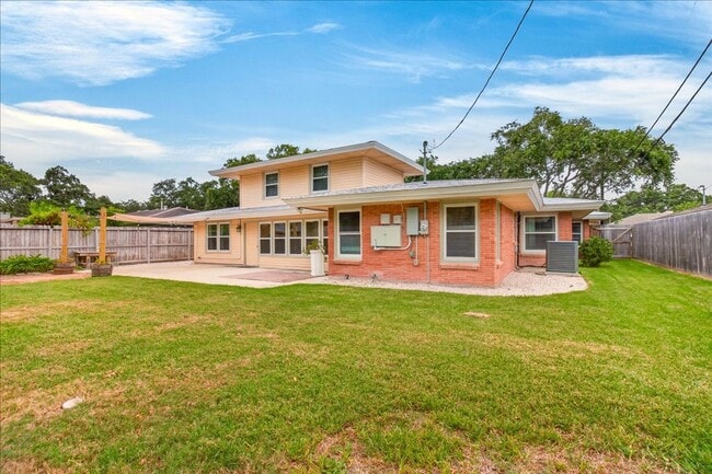 Building Photo - 609 Peerman Pl