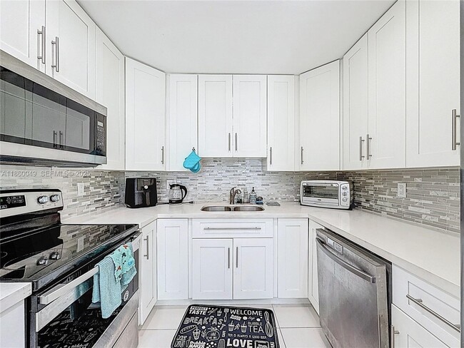 Building Photo - 921 NW 14th St