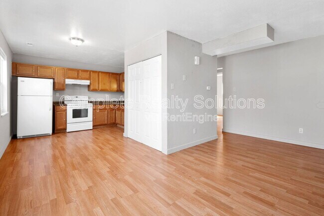 Primary Photo - 333 Mt Everest Dr