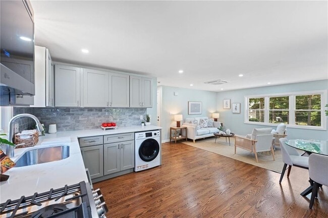 Building Photo - 7 Laneway Ct