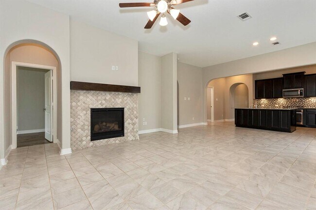 Building Photo - 9735 Stratton Ridge Dr
