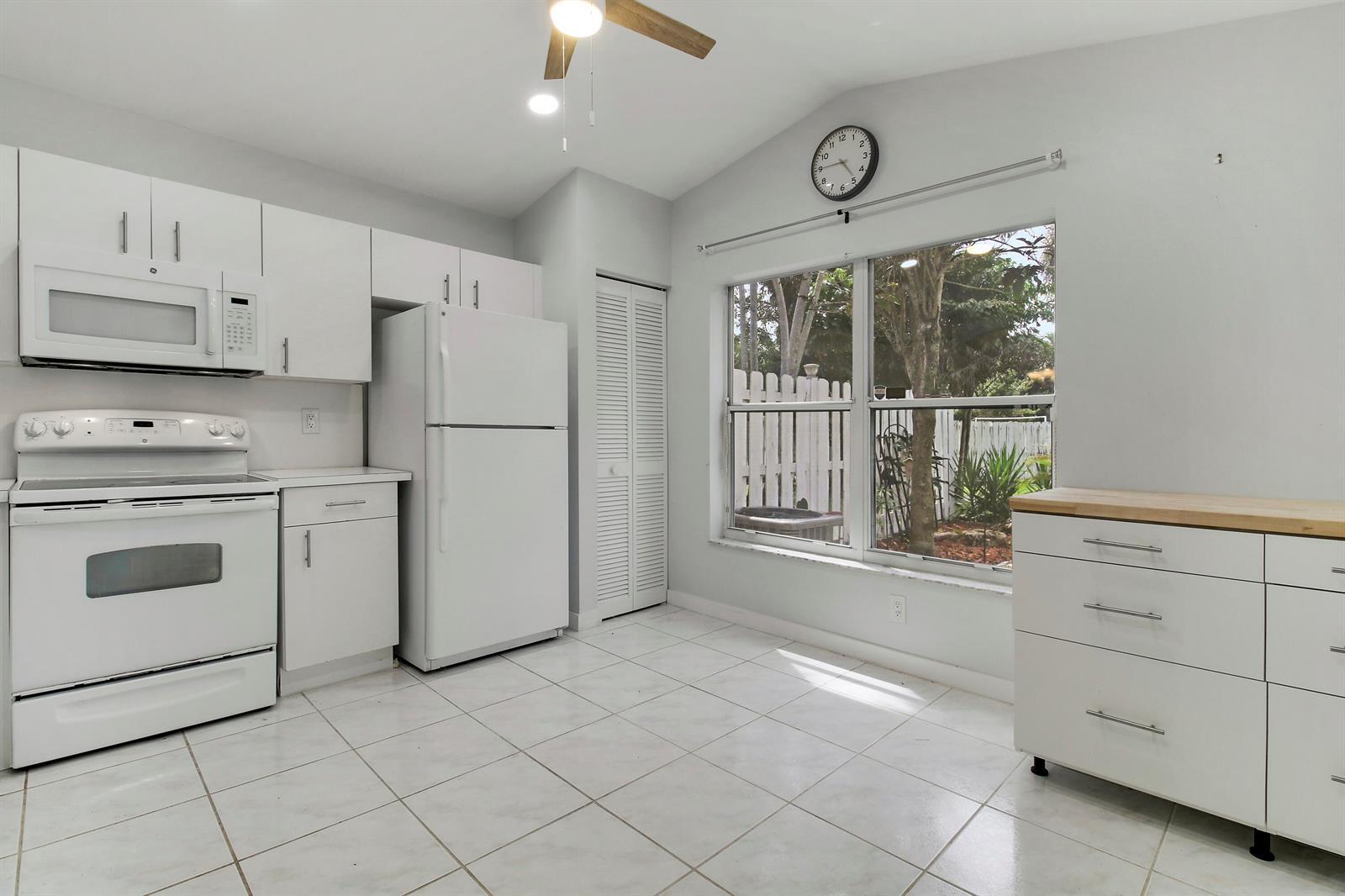 Building Photo - 7333 Burgess Dr