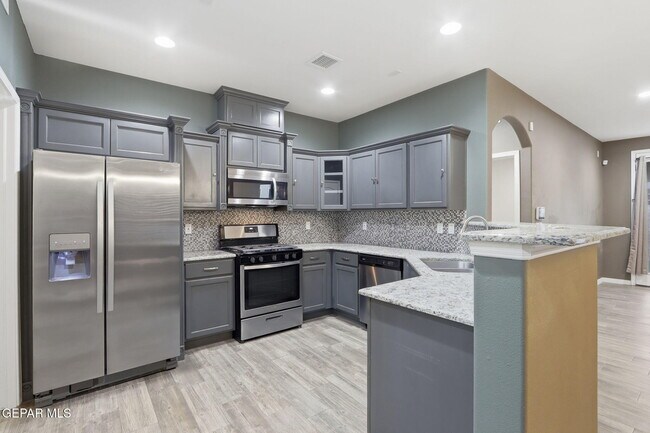 Building Photo - 13539 Doncaster St