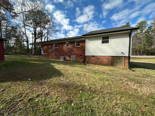 Building Photo - 7492 Webbs Rd