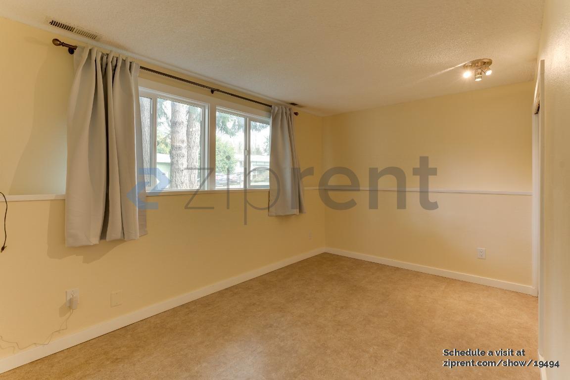 Building Photo - 5705 38th Ct SE