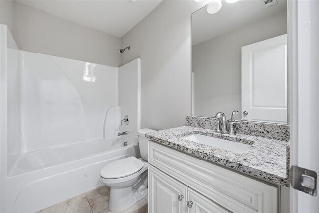 Building Photo - 327 Cashes Ct