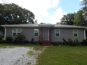 Building Photo - 104 Leah Dr