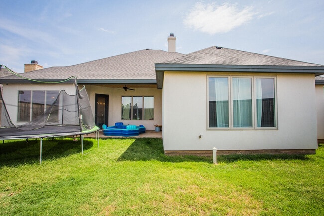 Building Photo - 23 Wilshire Blvd