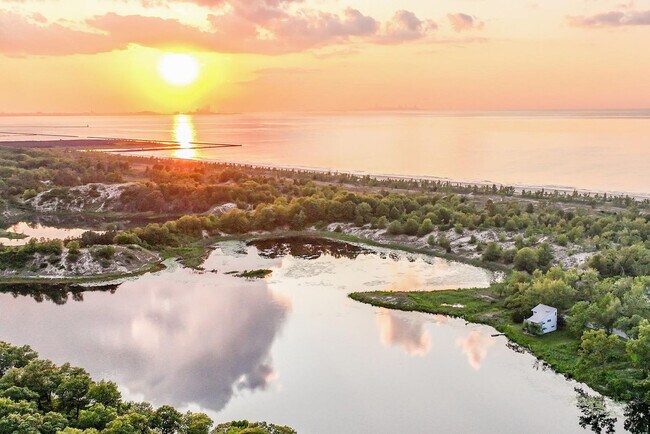 Building Photo - 234 N Hamilton St