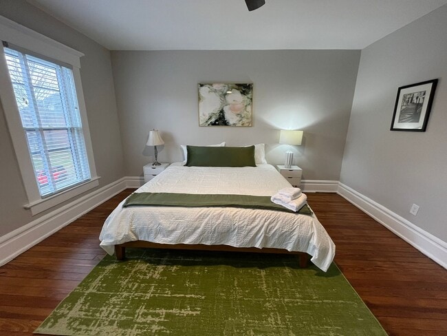 Building Photo - Dennison Ave 866-868 CR