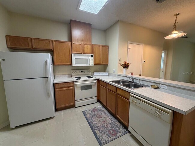 Building Photo - 10130 Shadow Creek Dr