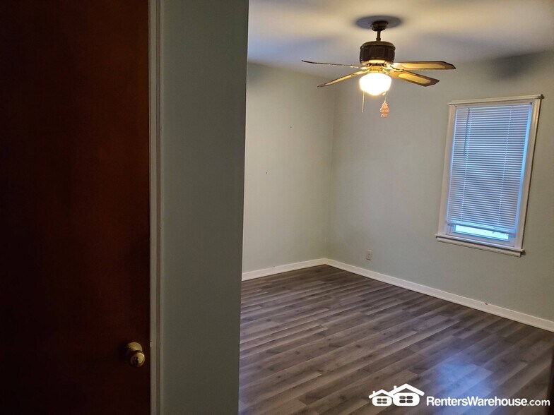 Building Photo - 5531 Pompano Dr