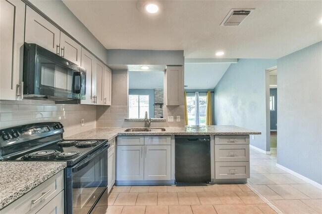 Building Photo - 10822 White Oak Bend Dr