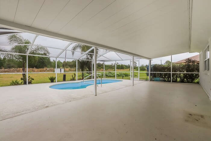 Building Photo - 3950 Bougainville Dr