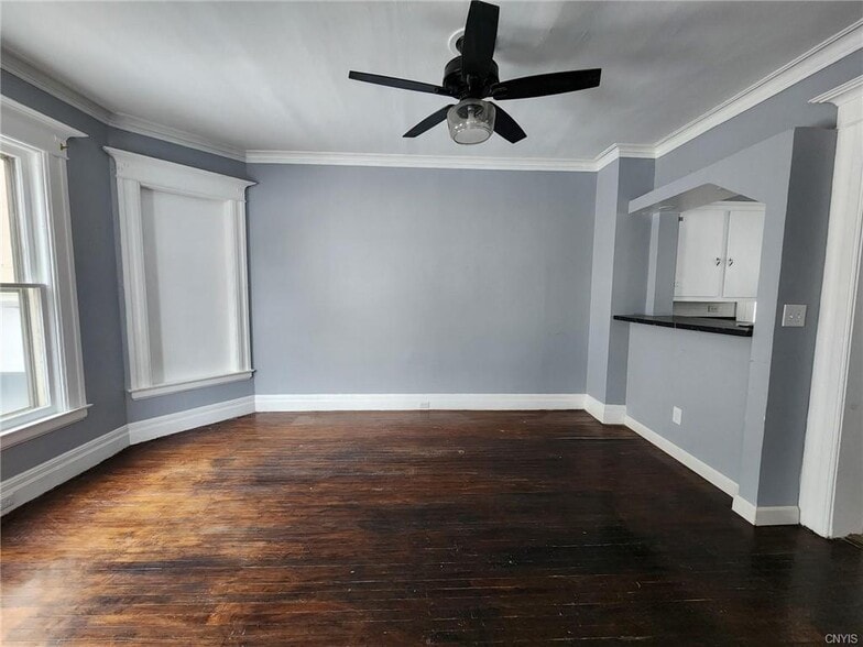 Building Photo - 218 S Pleasant St