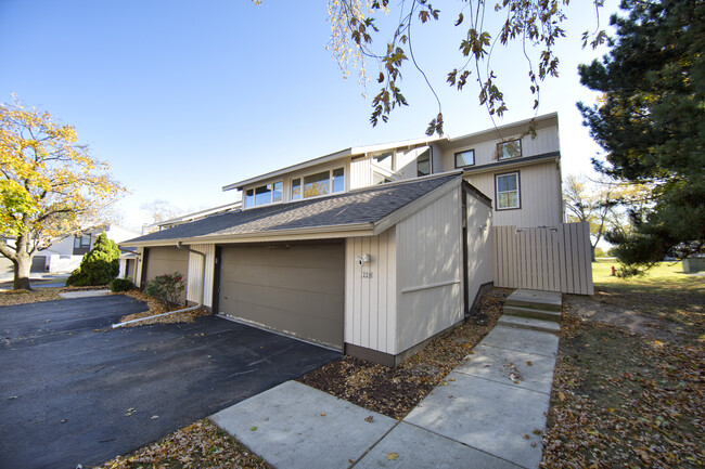 2-Car Garage - 1228 W Baldwin Ct