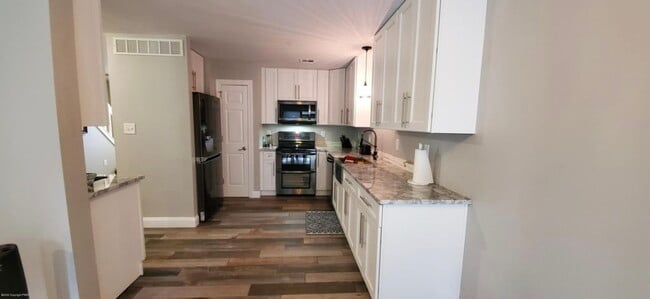 Building Photo - 645 Country Acres Ct