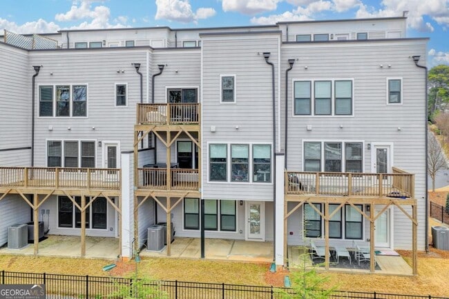 Building Photo - 2083 Holtz Ln