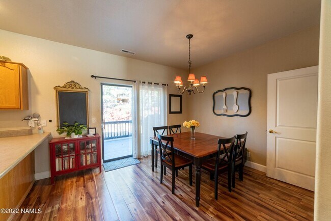 Building Photo - Westside 4 Bed, 2.5 Bath House with A/C & 2-Car Garage Near NAU & CCC! Students & Pets OK! Aug 10th!