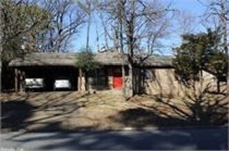Building Photo - Perfect 3 bedroom 2 bathroom house located in Little Rock!