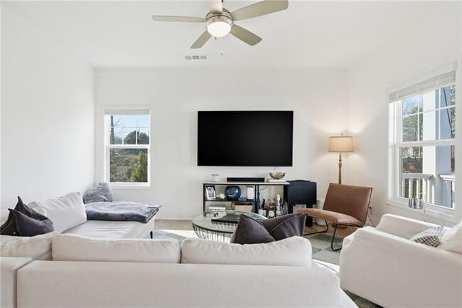 Building Photo - 3158 Webb Rd