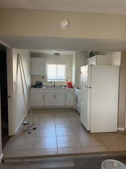 Building Photo - 2400 Ripple Dr