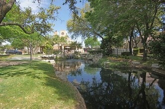 Building Photo - 4242 N Capistrano Dr